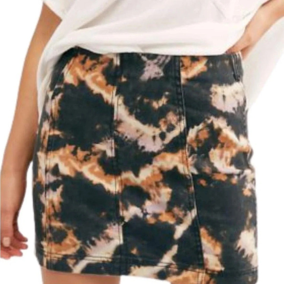 Free People Dresses & Skirts - Free people Midnight bleach dyed denim mini skirt women’s size 0